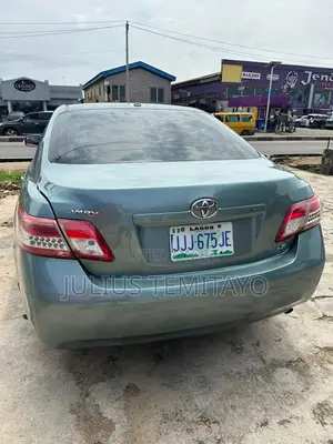 Toyota Camry 2010 Gray
