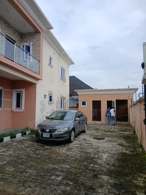 10bdrm Block of Flats in Billonian Estate, Awoyaya for sale