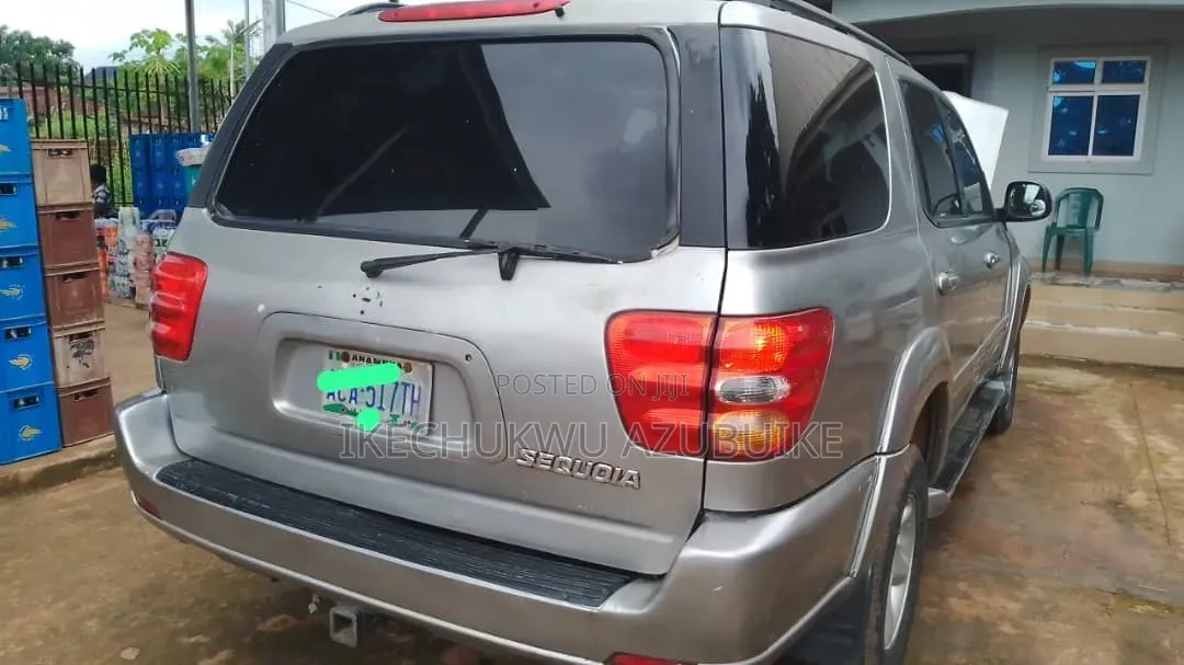 Toyota Sequoia 2003 Silver