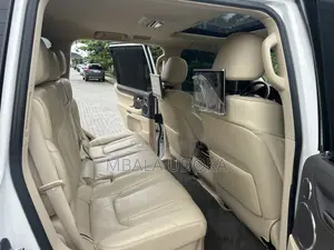 Lexus LX 570 AWD 2017 White