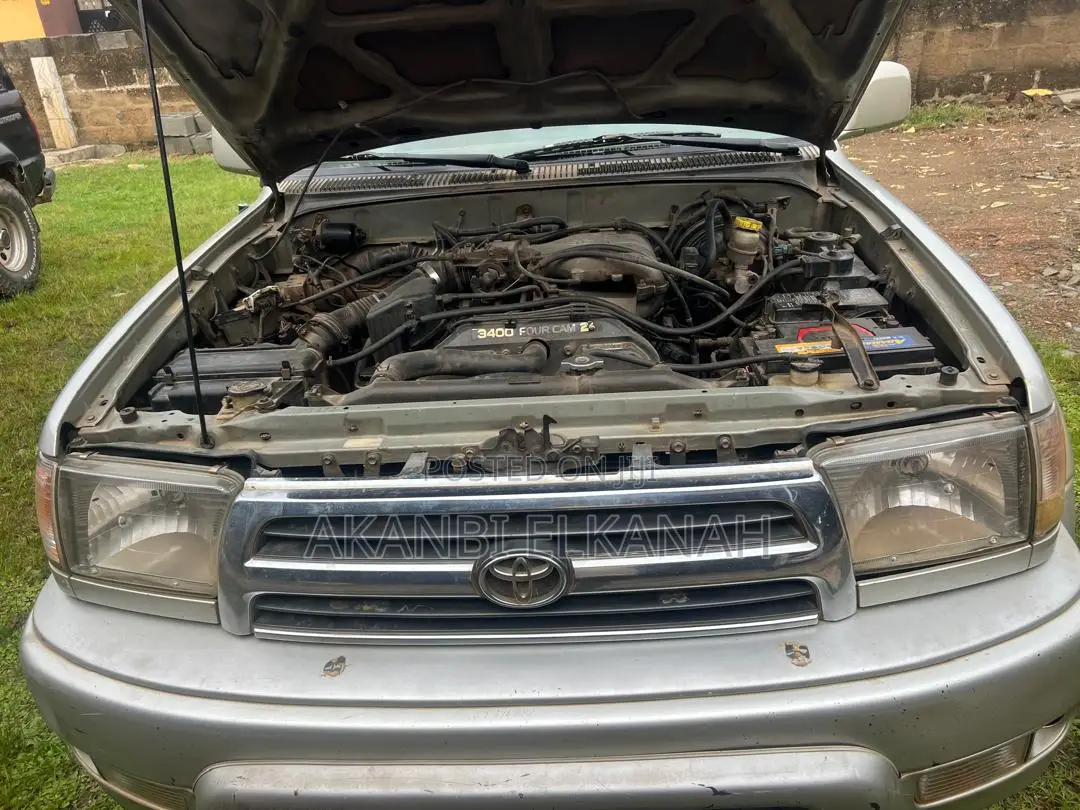 Toyota 4-Runner 2000 Silver
