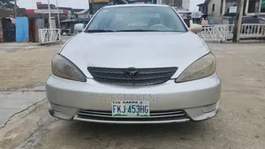 Toyota Camry LE V6 4dr Sedan (3.0L 6cyl 5A) 2004 Gray