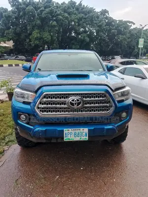 Toyota Tacoma 2018 Blue