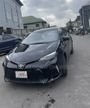 Toyota Corolla XSE 4dr Sedan (1.8L 4cyl CVT) 2017 Gray