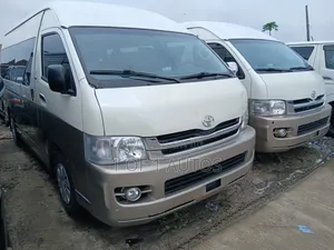 Toyota HiAce 2016 White