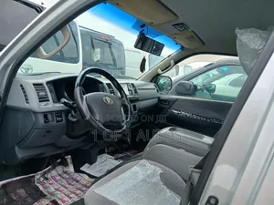Toyota HiAce 2015 Silver