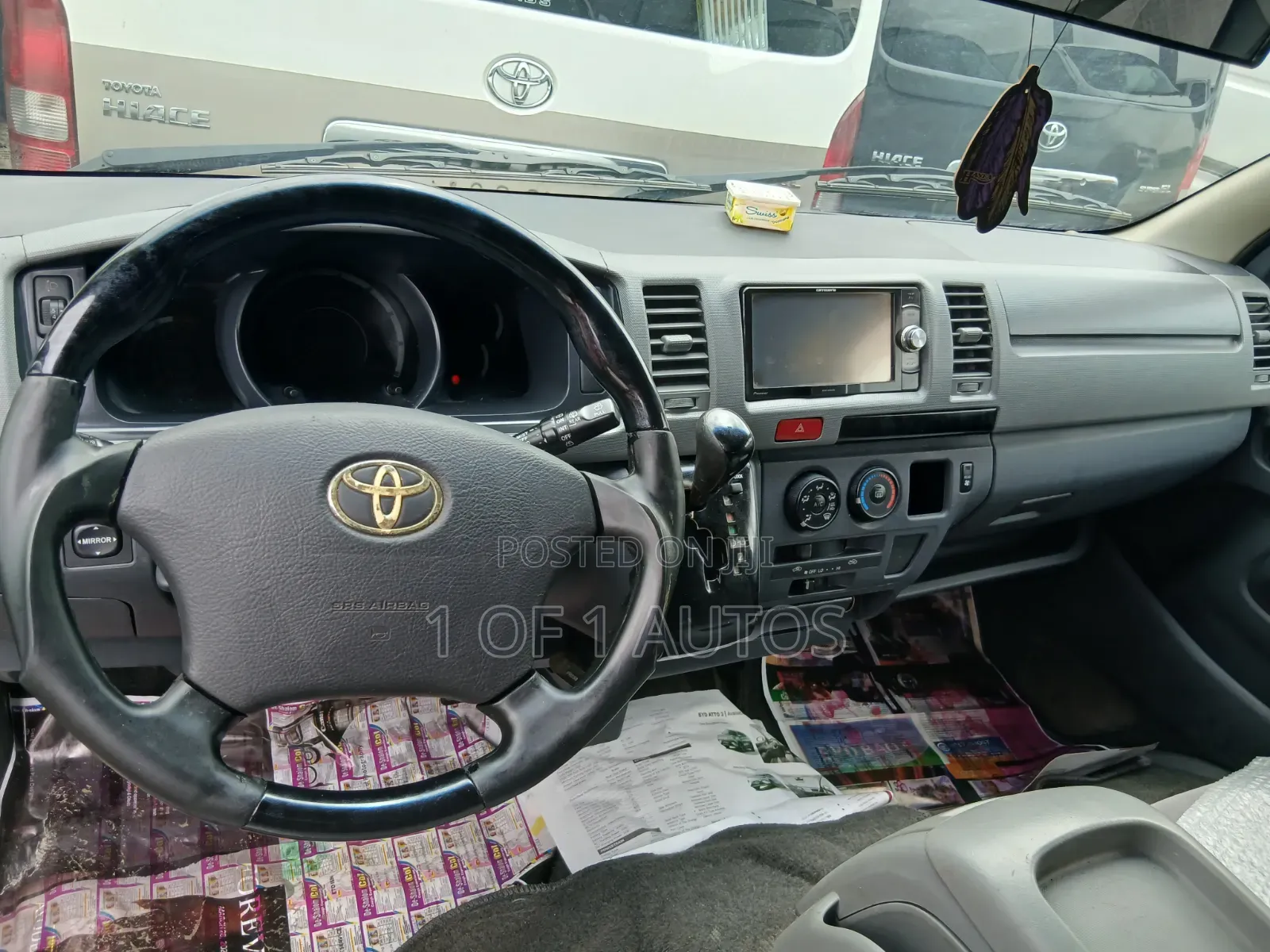 Toyota HiAce 2015 Silver