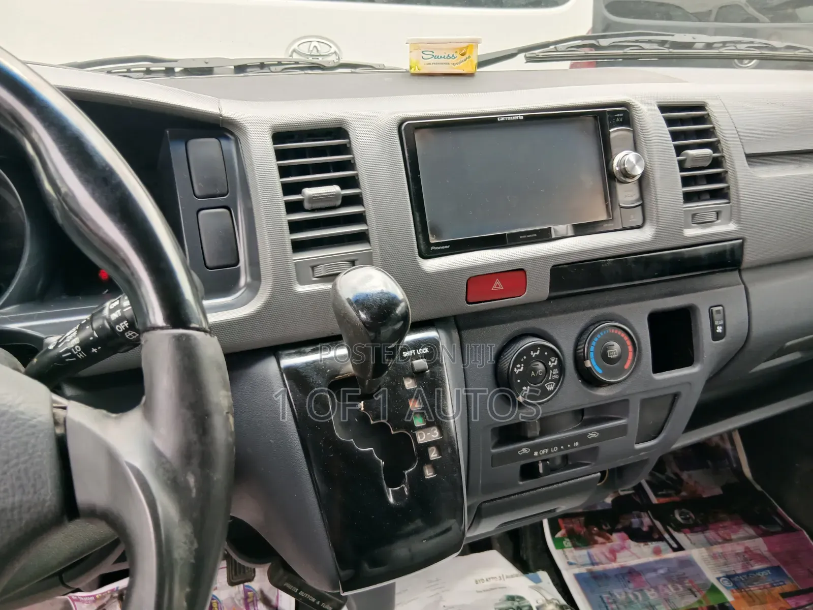 Toyota HiAce 2015 Silver