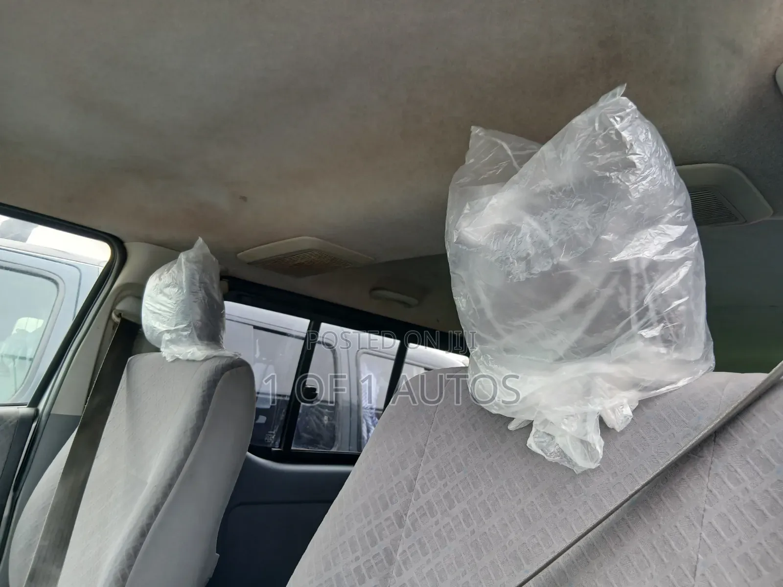 Toyota HiAce 2015 Silver