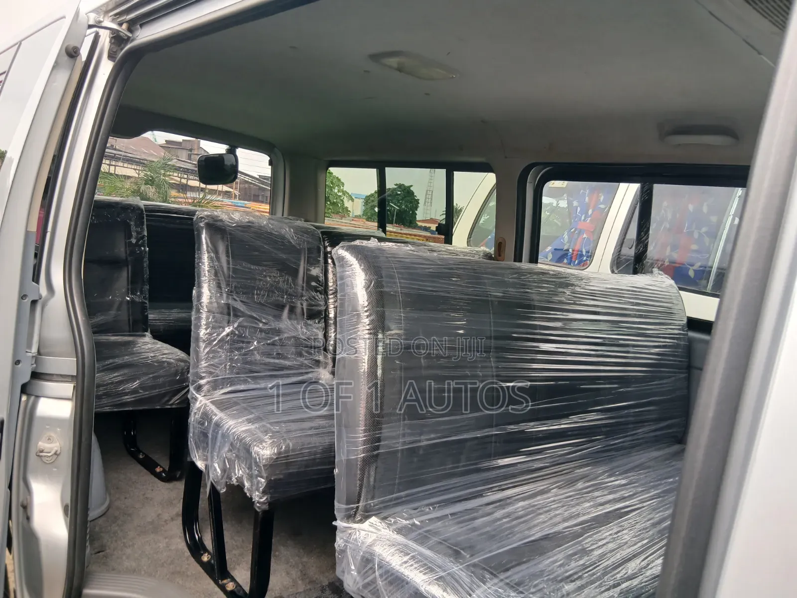 Toyota HiAce 2015 Silver