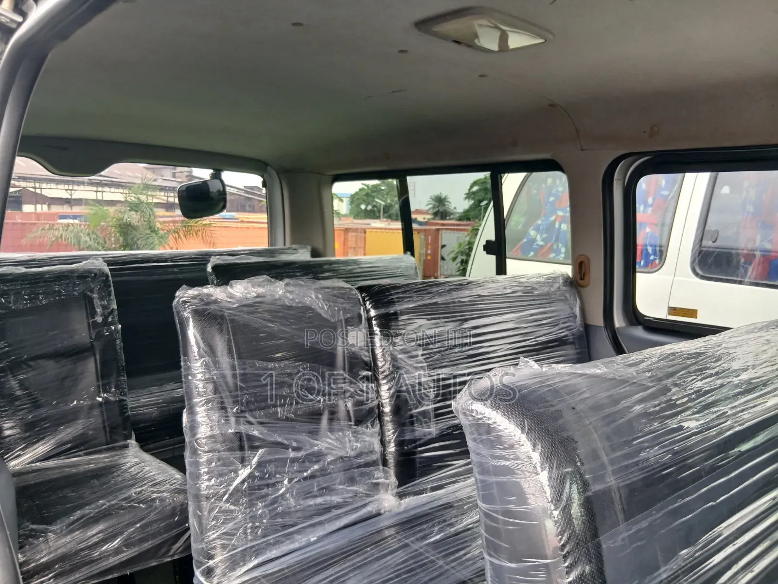 Toyota HiAce 2015 Silver