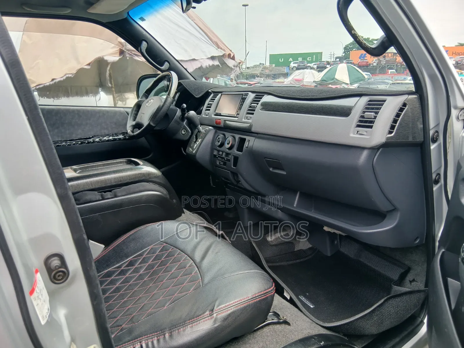 Toyota HiAce 2015 Silver