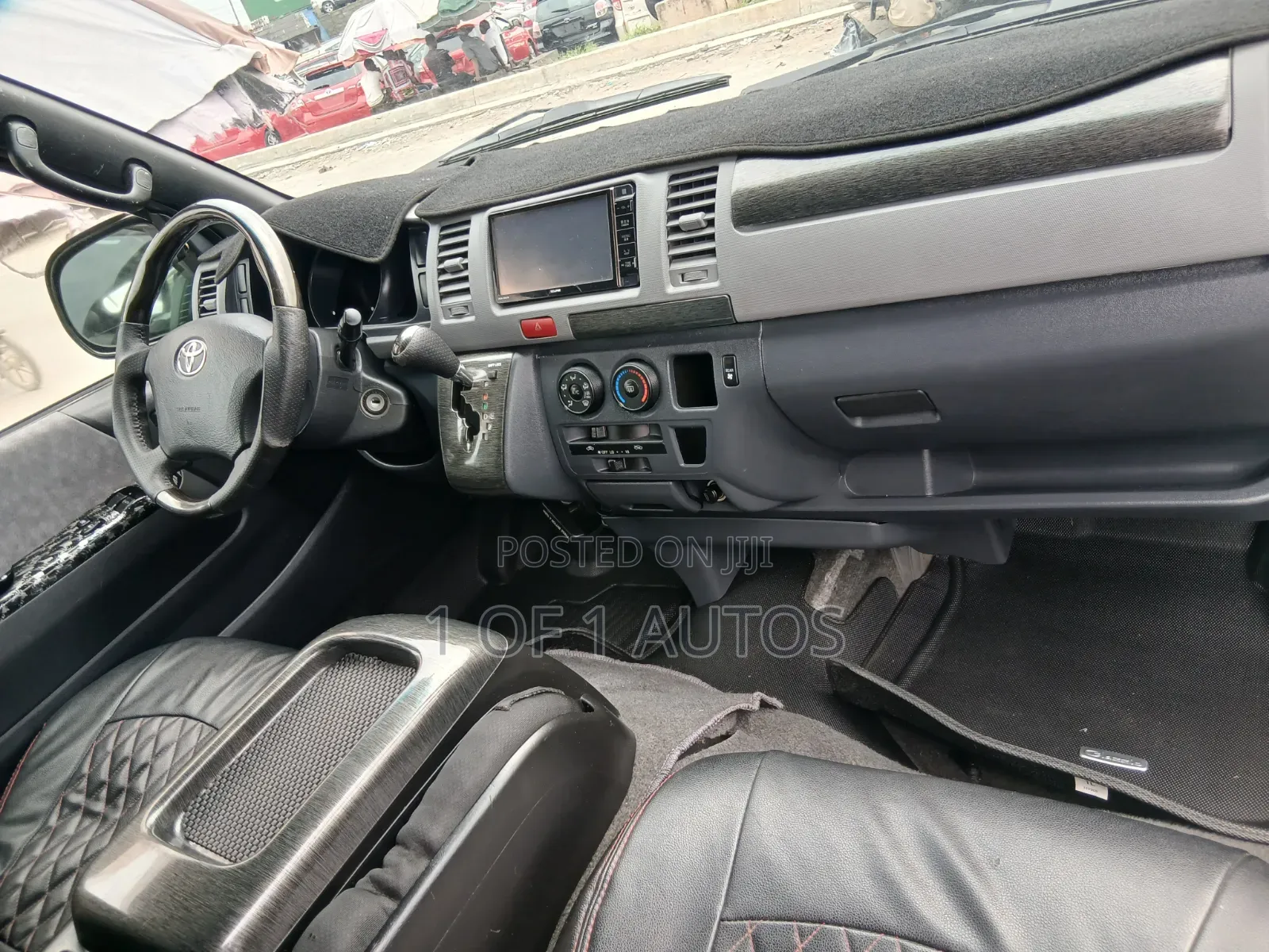 Toyota HiAce 2015 Silver