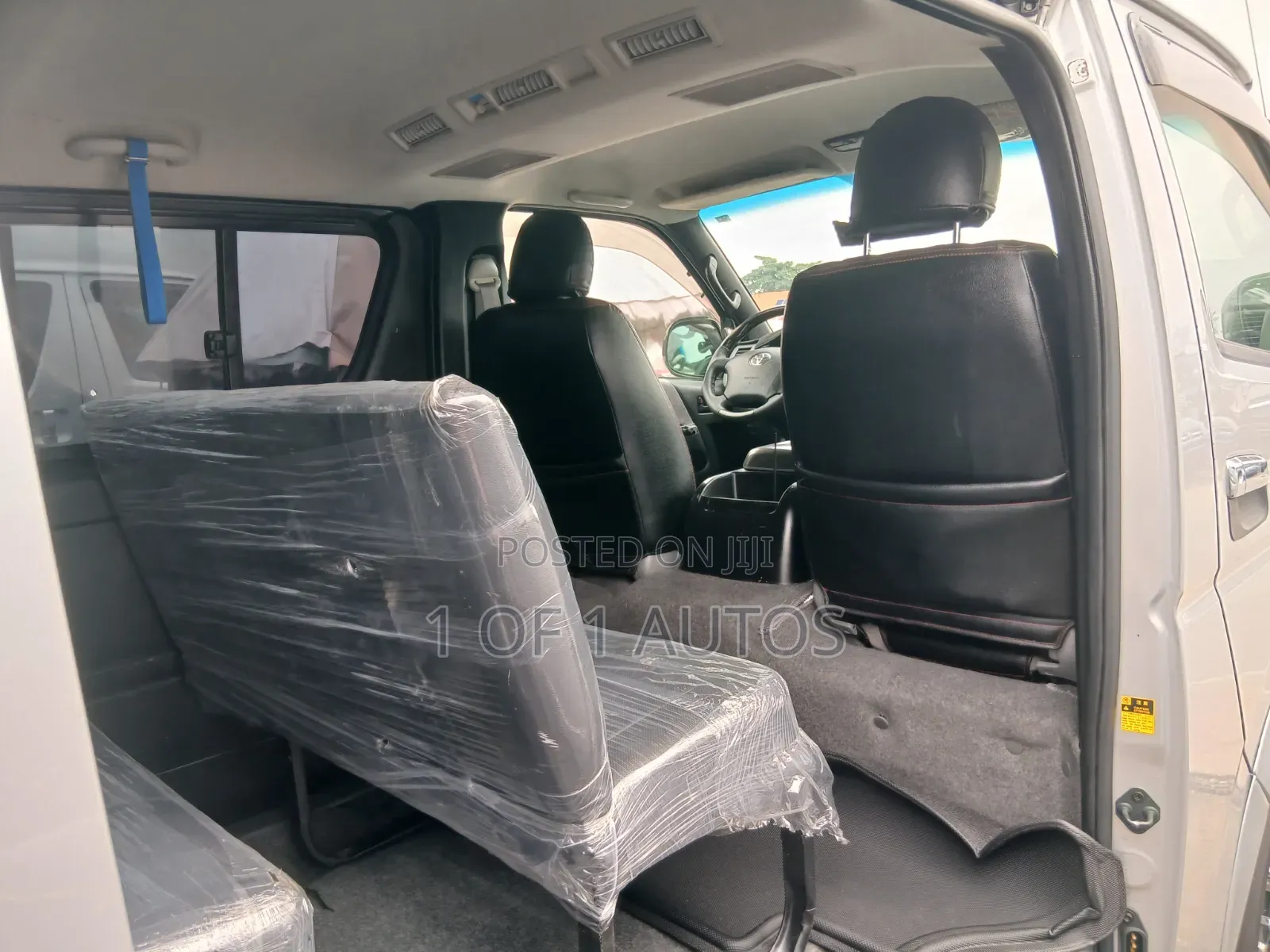 Toyota HiAce 2015 Silver
