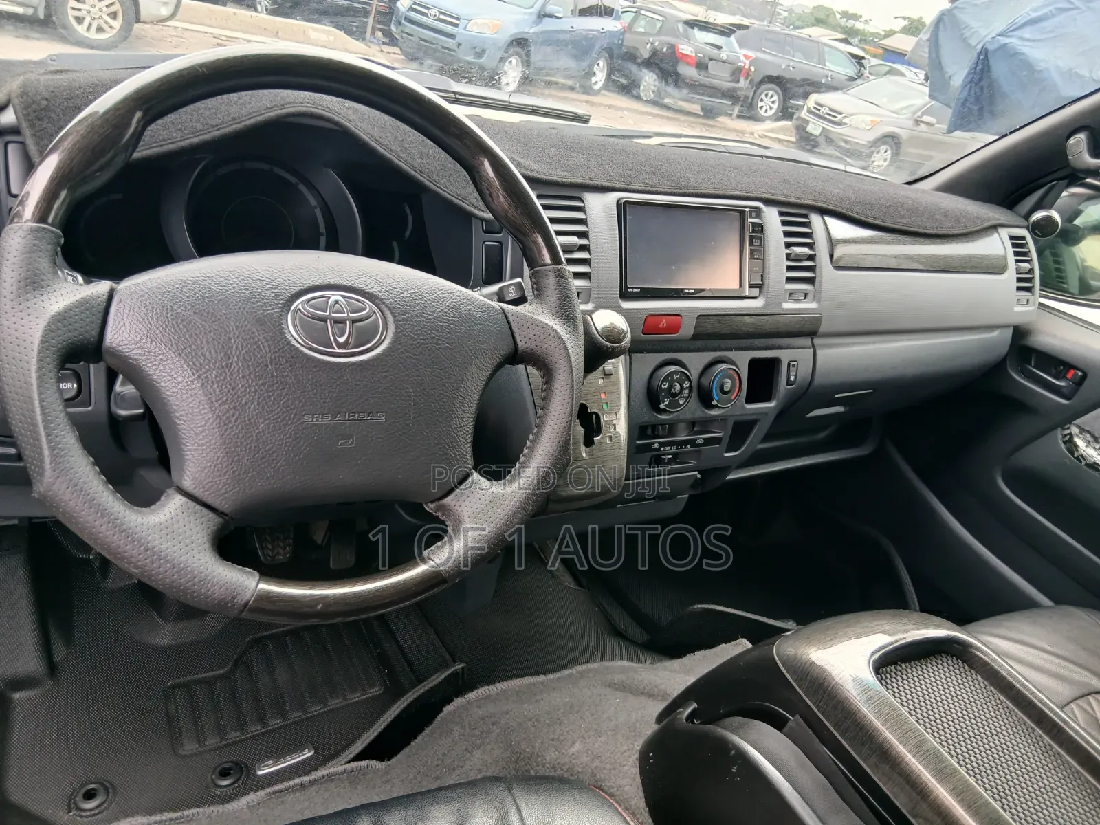 Toyota HiAce 2015 Silver