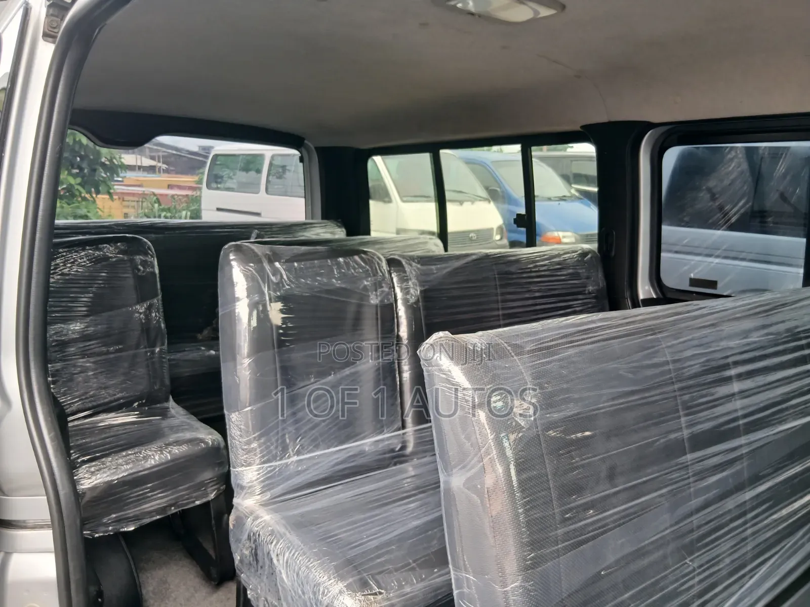 Toyota HiAce 2015 Silver
