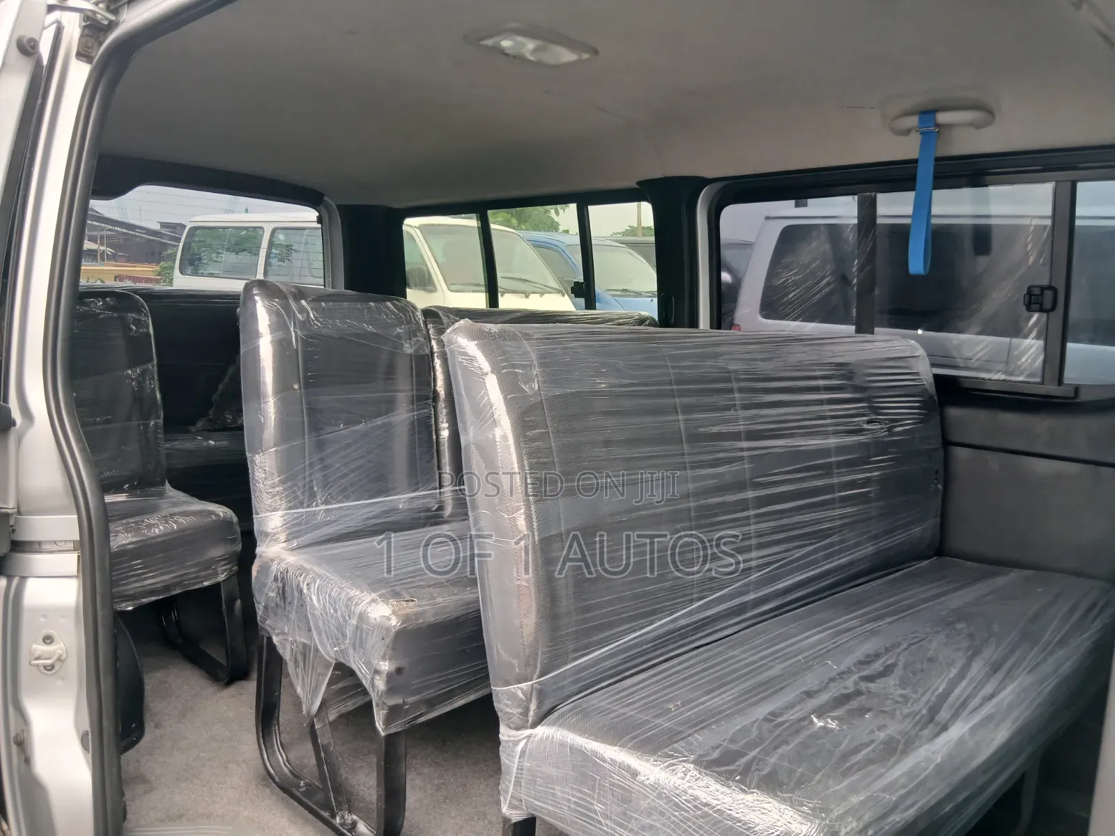 Toyota HiAce 2015 Silver