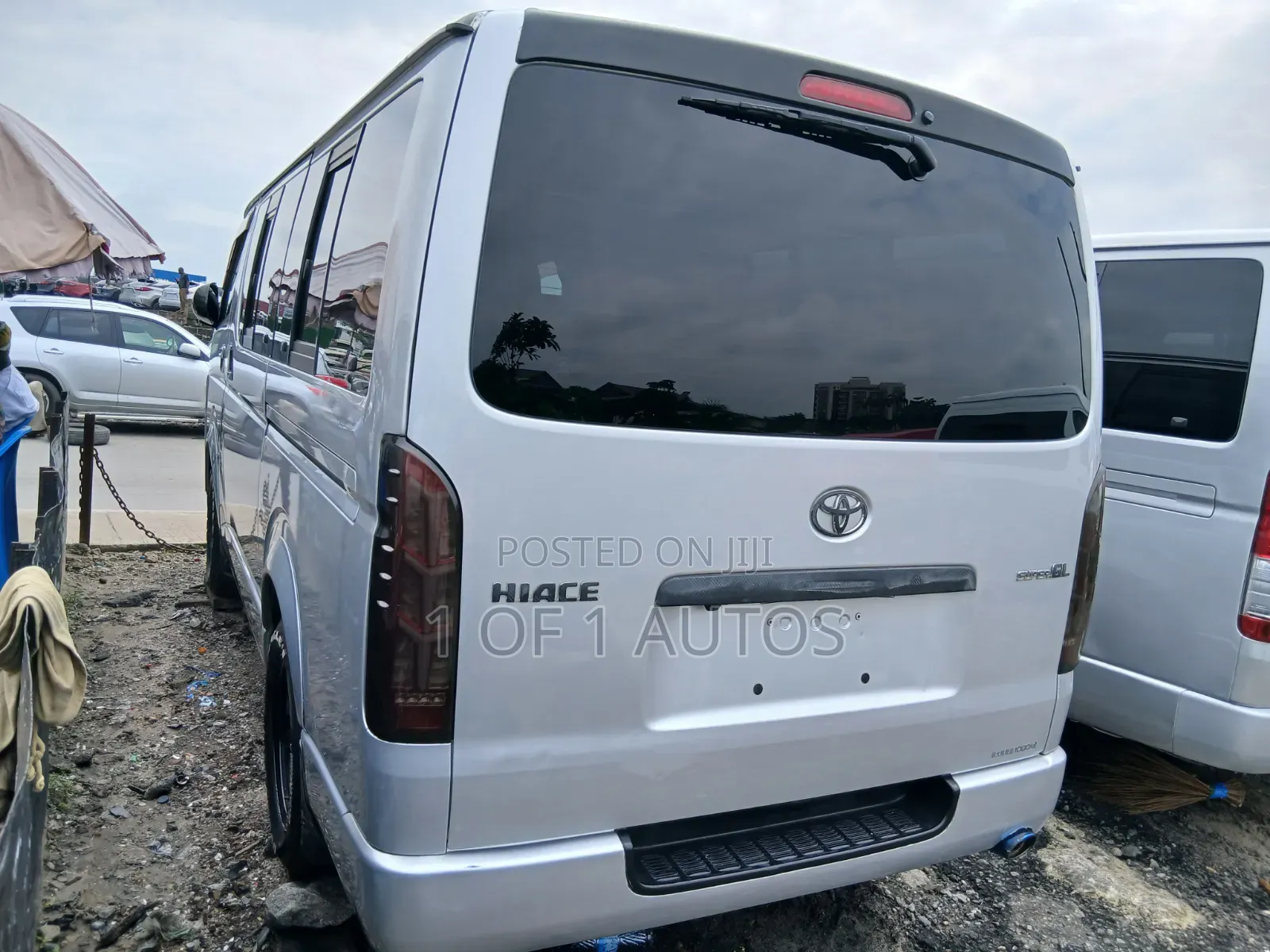 Toyota HiAce 2015 Silver