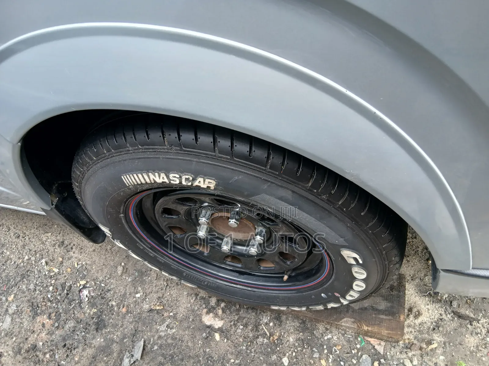 Toyota HiAce 2015 Silver