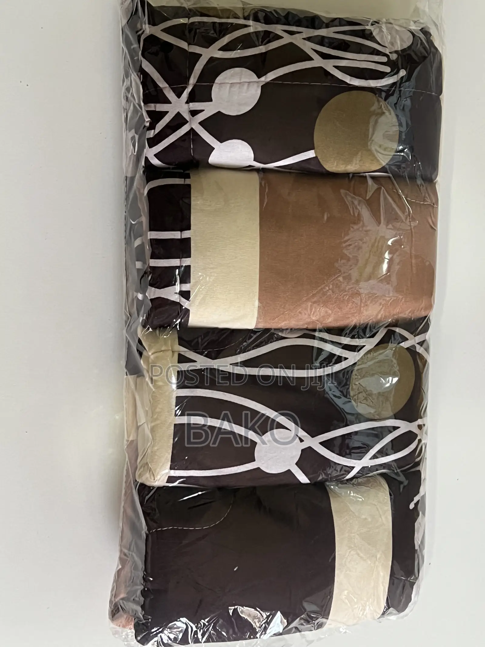 7/7 Bedsheets and 4 Padded Pillow Case
