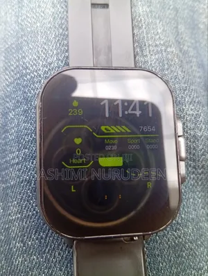 D8 2 in 1 Smartwatch and Earbud