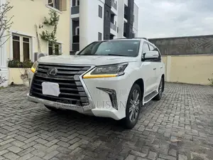 Lexus LX 570 AWD 2017 White