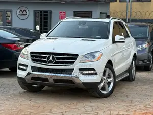 Mercedes-Benz M Class ML350 4MATIC 4dr SUV AWD (3.5L 6cyl 7A) 2014