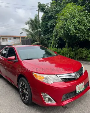 Toyota Camry XLE 4dr Sedan (2.5L 4cyl 6A) 2013 Red