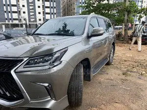 Lexus LX 2018 Gold