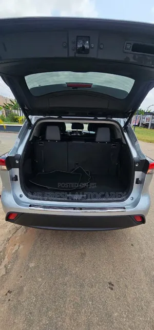 Toyota Highlander 2023 Silver