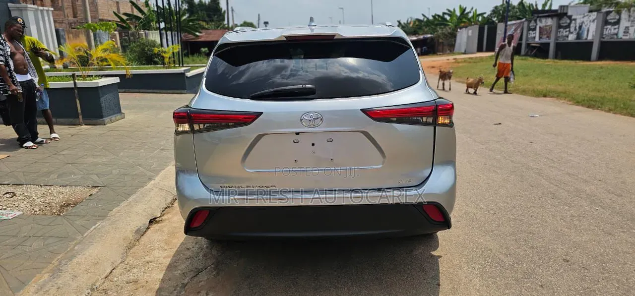 Toyota Highlander 2023 Silver