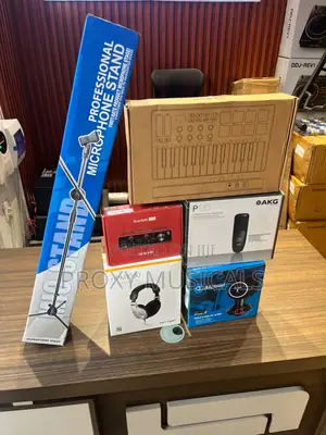 Scarlett 2i2, AKG P120, HPM1000, SMK25 MIDI, Pop Filter Mic Stand