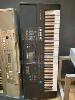 Yamaha PSR E473