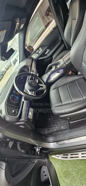 Mercedes-Benz GLS-Class GLS 400d 2022 Gray