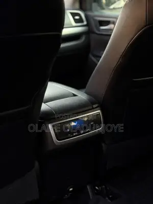 Toyota Highlander XLE V6 4x4 (3.5L 6cyl 6A) 2016 Silver