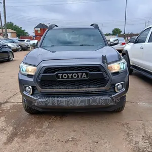 Toyota Tacoma 4dr Double Cab 2016 Gray
