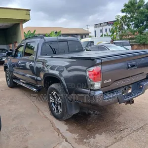 Toyota Tacoma 4dr Double Cab 2016 Gray