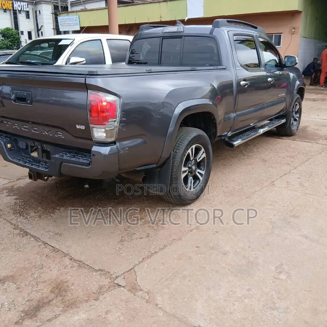 Toyota Tacoma 4dr Double Cab 2016 Gray
