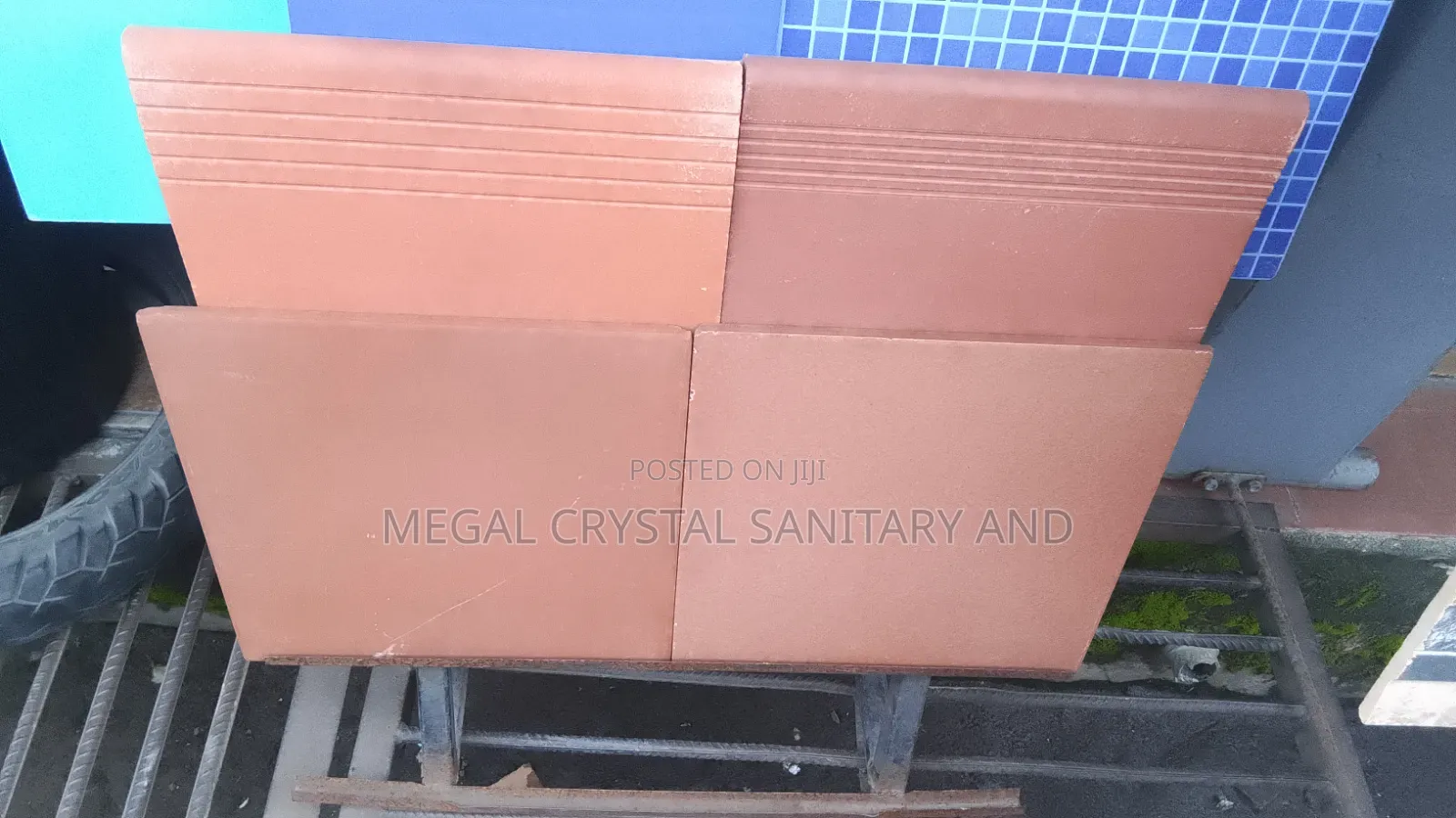 Scooping for Swimming Pool Tiles