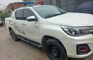 Toyota Hilux 2020 White