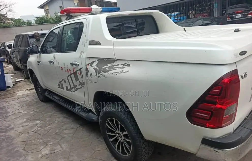 Toyota Hilux 2020 White