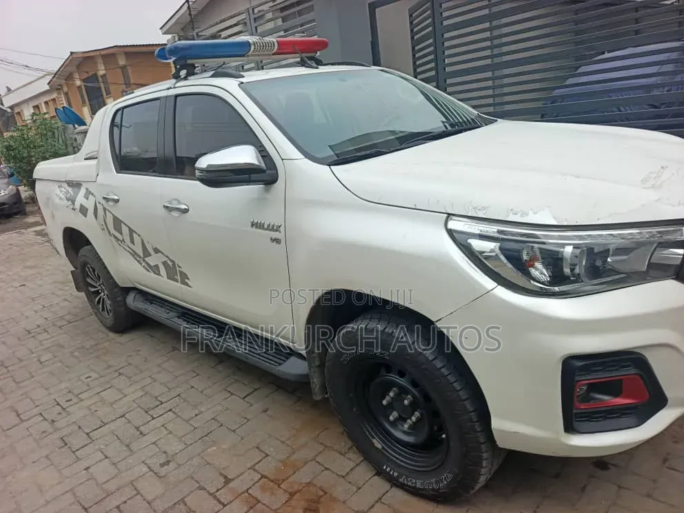 Toyota Hilux 2020 White