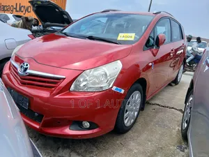 Toyota Verso 1.6 2013 Red