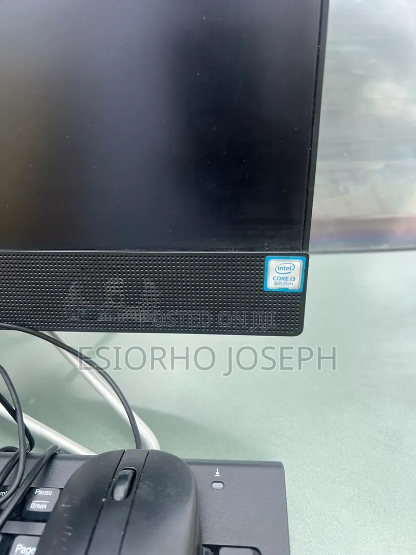 Desktop Computer HP 200 G4 22 All-in-One 8GB Intel Core i3 HDD 1T