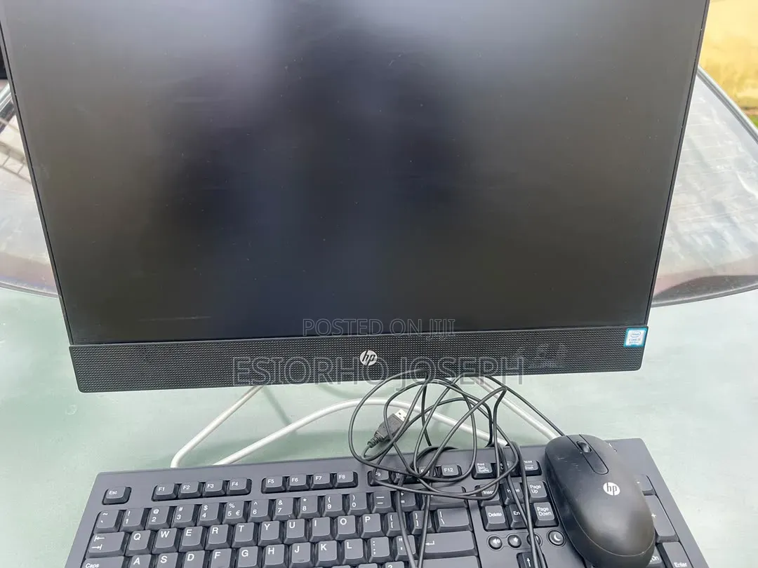 Desktop Computer HP 200 G4 22 All-in-One 8GB Intel Core i3 HDD 1T