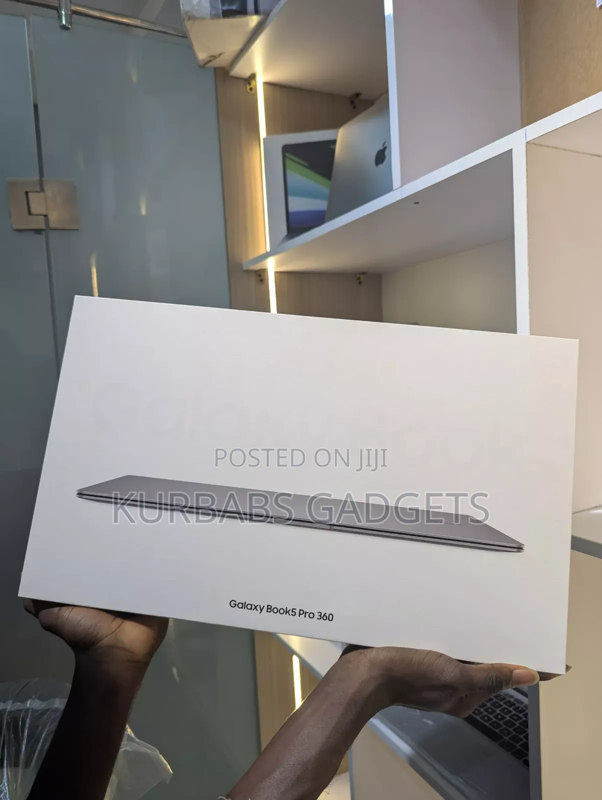New Laptop Samsung Galaxy Book5 Pro 32GB Intel Core i5 SSD 1T