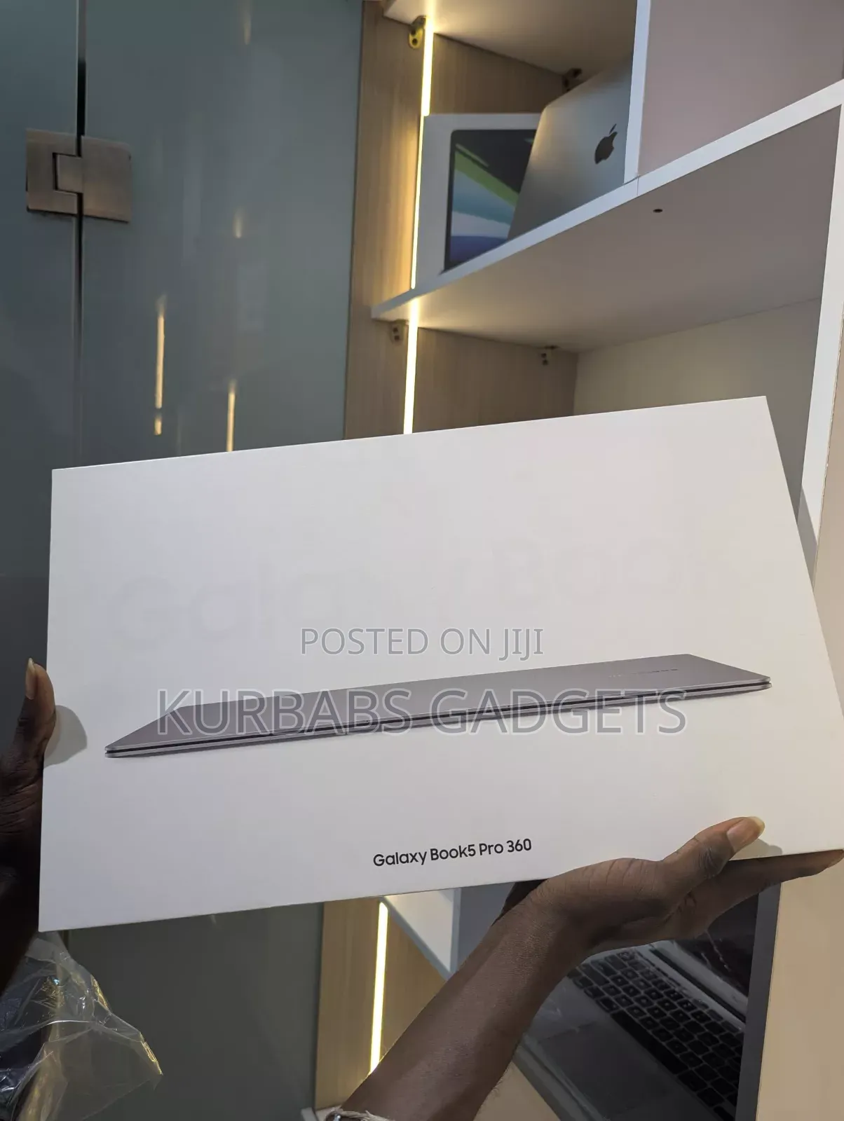 New Laptop Samsung Galaxy Book5 Pro 32GB Intel Core i5 SSD 1T