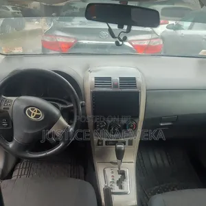 Toyota Corolla 2010 Gray