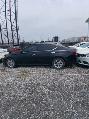 Nissan Altima 2022 Black