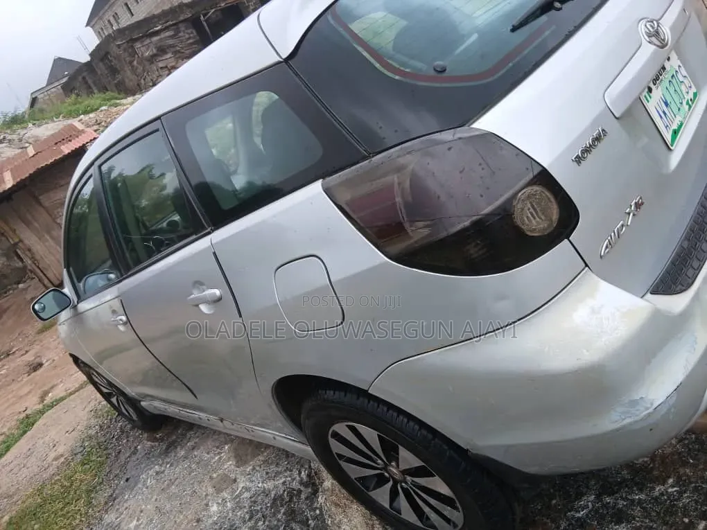 Toyota Matrix 2004 Gray